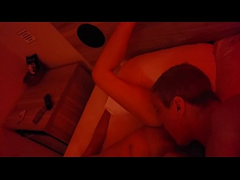 ❤️ Nyalogatja a nedves puncimat. Porno at hu.sexogolic-info.ru