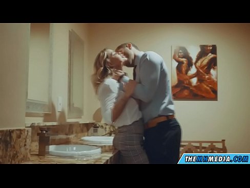 ❤️ Amikor egy bögyös szőke elcsábít egy nyilvános WC-ben Porno at hu.sexogolic-info.ru